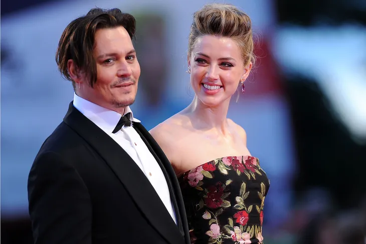Giữa lùm xùm kiện tụng, Amber Heard vẫn chăm chỉ làm việc - Ảnh 2. Giữa lùm xùm kiện tụng, Amber Heard vẫn chăm chỉ làm việc - Ảnh 2.