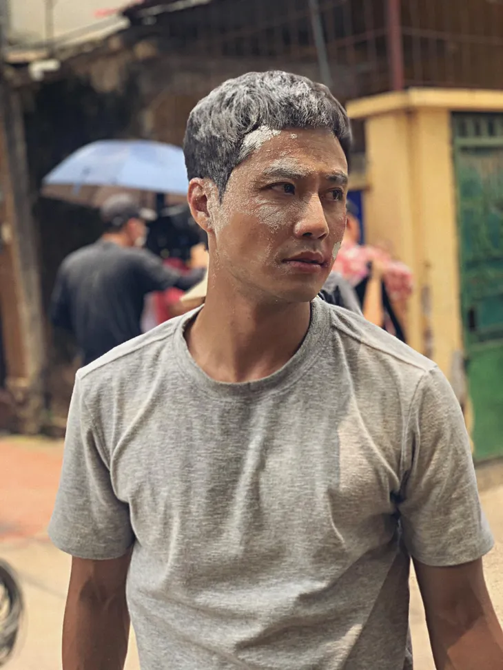 Hậu trường vui nhộn trong xóm trọ của 11 tháng 5 ngày - Ảnh 9. Hậu trường vui nhộn trong xóm trọ của 11 tháng 5 ngày - Ảnh 9.