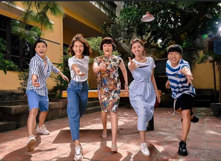 Hậu trường vui nhộn trong xóm trọ của 11 tháng 5 ngày - Ảnh 7. Hậu trường vui nhộn trong xóm trọ của 11 tháng 5 ngày - Ảnh 7.