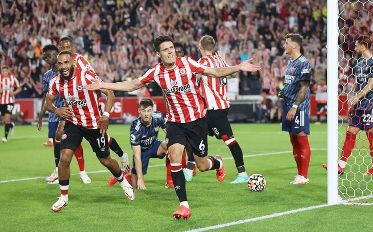 Arsenal thất bại trước tân binh trong ngày Ngoại hạng Anh khai mạc - Ảnh 3. Arsenal thất bại trước tân binh trong ngày Ngoại hạng Anh khai mạc - Ảnh 3.