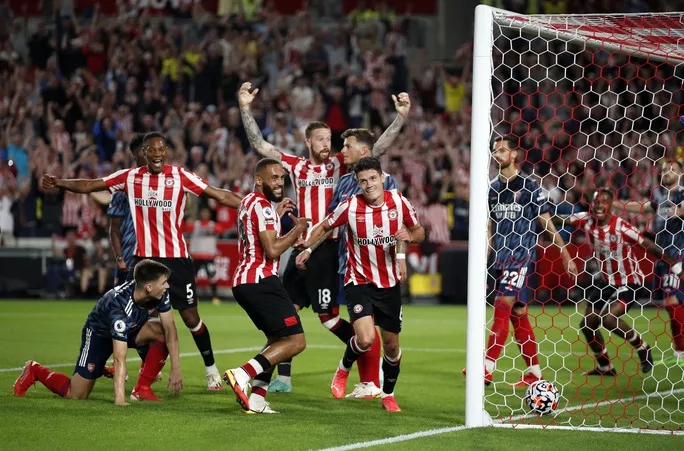 Mikel Arteta nói gì sau thất bại trước Brentford? - Ảnh 1. Mikel Arteta nói gì sau thất bại trước Brentford? - Ảnh 1.