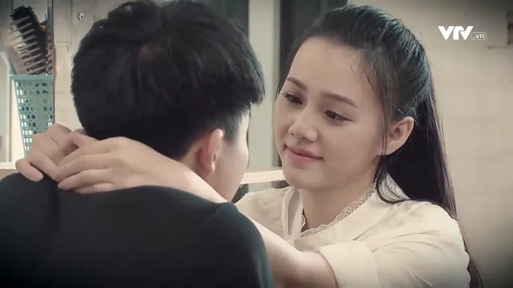 Hương vị tình thân phần 2: Chiến chó minh oan cho ông Sinh tội giết người? - Ảnh 3. Hương vị tình thân phần 2: Chiến chó minh oan cho ông Sinh tội giết người? - Ảnh 3.