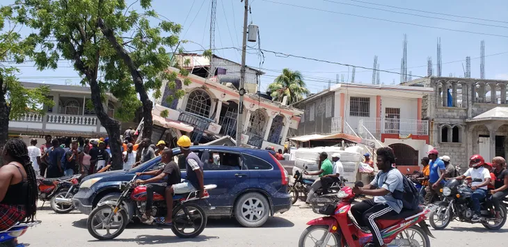Động đất mạnh 7,2 độ ở Haiti, ít nhất 227 người thiệt mạng - Ảnh 9. Động đất mạnh 7,2 độ ở Haiti, ít nhất 227 người thiệt mạng - Ảnh 9.