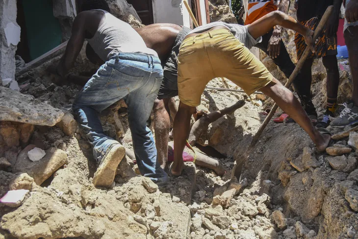 Động đất mạnh 7,2 độ ở Haiti, ít nhất 227 người thiệt mạng - Ảnh 7. Động đất mạnh 7,2 độ ở Haiti, ít nhất 227 người thiệt mạng - Ảnh 7.
