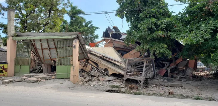 Động đất mạnh 7,2 độ ở Haiti, ít nhất 227 người thiệt mạng - Ảnh 3. Động đất mạnh 7,2 độ ở Haiti, ít nhất 227 người thiệt mạng - Ảnh 3.