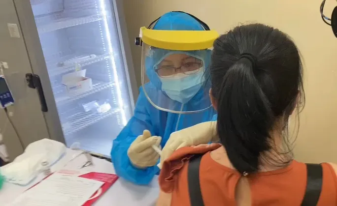 Phụ nữ mang thai khi tiêm vaccine ngừa COVID-19 cần lưu ý những gì? - Ảnh 1. Phụ nữ mang thai khi tiêm vaccine ngừa COVID-19 cần lưu ý những gì? - Ảnh 1.
