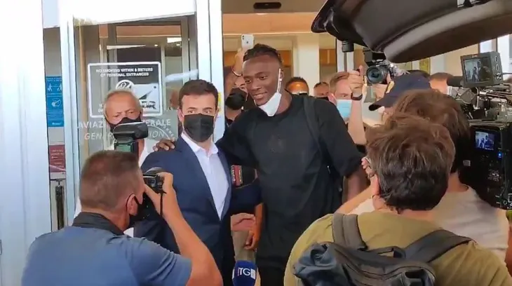 Tammy Abraham chính thức ký hợp đồng với AS Roma - Ảnh 1. Tammy Abraham chính thức ký hợp đồng với AS Roma - Ảnh 1.