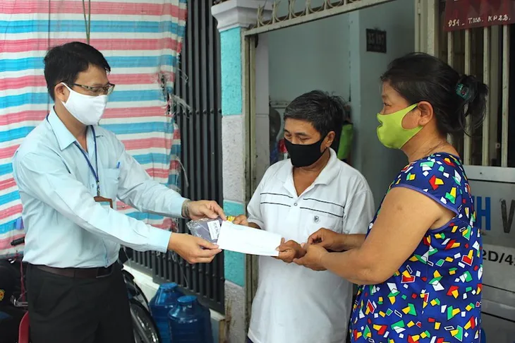 TP Hồ Chí Minh hỗ trợ tiền trọ, lương thực cho người gặp khó khăn trong tháng 8 và 9 - Ảnh 1. TP Hồ Chí Minh hỗ trợ tiền trọ, lương thực cho người gặp khó khăn trong tháng 8 và 9 - Ảnh 1.