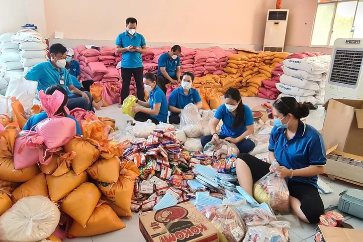Công đoàn hỗ trợ hơn 1.222 tỷ đồng cho công nhân lao động - Ảnh 1. Công đoàn hỗ trợ hơn 1.222 tỷ đồng cho công nhân lao động - Ảnh 1.