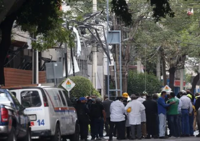 Nổ khí gas ở thủ đô Mexico khiến 1 người thiệt mạng, hàng chục người bị thương - Ảnh 1. Nổ khí gas ở thủ đô Mexico khiến 1 người thiệt mạng, hàng chục người bị thương - Ảnh 1.