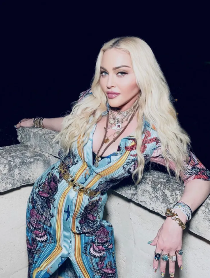 Madonna đón sinh nhật tuổi 63 bên bạn trai kém 36 tuổi - Ảnh 4. Madonna đón sinh nhật tuổi 63 bên bạn trai kém 36 tuổi - Ảnh 4.