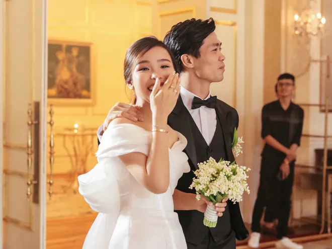 Công Phượng lên chức bố - Ảnh 1. Công Phượng lên chức bố - Ảnh 1.