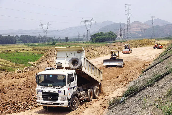 Linh hoạt giải pháp, không để giải ngân vốn đầu tư công “dậm chân tại chỗ” - Ảnh 1. Linh hoạt giải pháp, không để giải ngân vốn đầu tư công “dậm chân tại chỗ” - Ảnh 1.