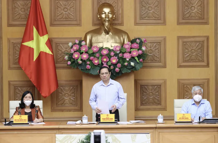 Thủ tướng: Muốn giảm tử vong phải tập trung ngăn chặn nguồn lây, F0 trở nặng - Ảnh 2. Thủ tướng: Muốn giảm tử vong phải tập trung ngăn chặn nguồn lây, F0 trở nặng - Ảnh 2.