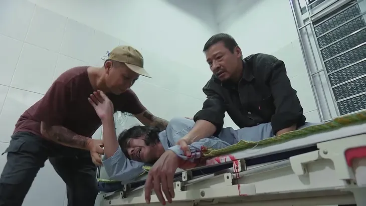 Hương vị tình thân phần 2 - Tập 18: Nam mắc bẫy chiêu cũ rích, lần này Long có cả trâu lẫn nghé? - Ảnh 18. Hương vị tình thân phần 2 - Tập 18: Nam mắc bẫy chiêu cũ rích, lần này Long có cả trâu lẫn nghé? - Ảnh 18.
