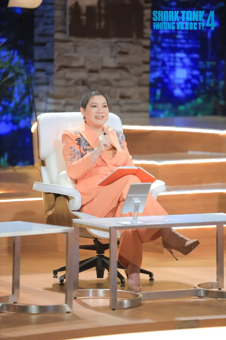 Shark Tank: Quyết chiêu mộ startup Mực nhảy, Shark Liên cạnh tranh với Shark Bình - Ảnh 5. Shark Tank: Quyết chiêu mộ startup Mực nhảy, Shark Liên cạnh tranh với Shark Bình - Ảnh 5.