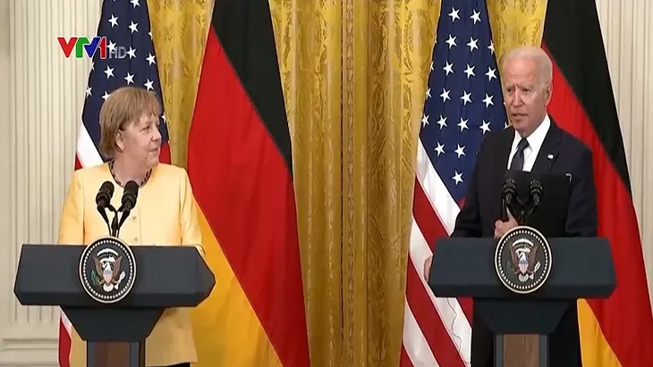 Chuyến công du cuối cùng của bà Angela Merkel tới Nga trên cương vị Thủ tướng Đức - Ảnh 1. Chuyến công du cuối cùng của bà Angela Merkel tới Nga trên cương vị Thủ tướng Đức - Ảnh 1.