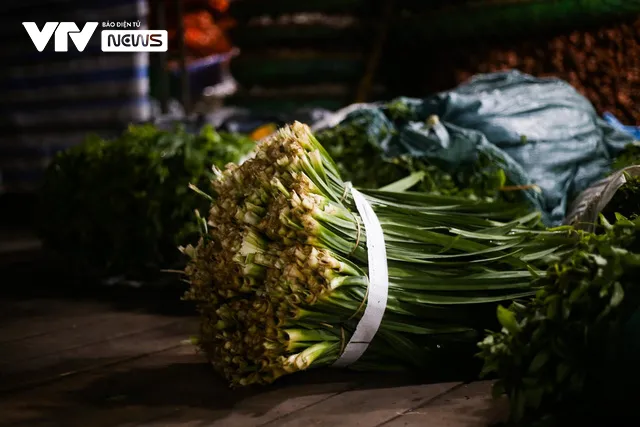 Chợ đầu mối phía Nam (Hà Nội) thắt chặt chống dịch khi mở lại sau 25 ngày phong tỏa - Ảnh 12. Chợ đầu mối phía Nam (Hà Nội) thắt chặt chống dịch khi mở lại sau 25 ngày phong tỏa - Ảnh 12.