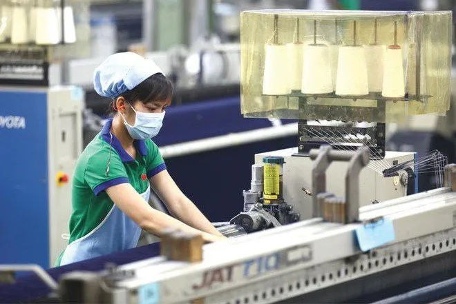 Đã hỗ trợ 45.665 tỷ đồng cho người dân và doanh nghiệp khó khăn vì COVID-19 - Ảnh 1.