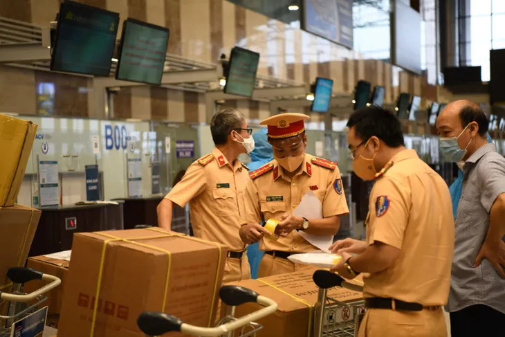 Các lực lượng xuất quân đi TP Hồ Chí Minh hỗ trợ chống dịch - Ảnh 7. Các lực lượng xuất quân đi TP Hồ Chí Minh hỗ trợ chống dịch - Ảnh 7.