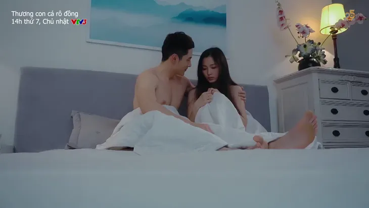 Thương con cá rô đồng - Tập 32: Vừa đá Út Lành, Khang lại giở trò hèn để lên giường với Quỳnh - Ảnh 1. Thương con cá rô đồng - Tập 32: Vừa đá Út Lành, Khang lại giở trò hèn để lên giường với Quỳnh - Ảnh 1.