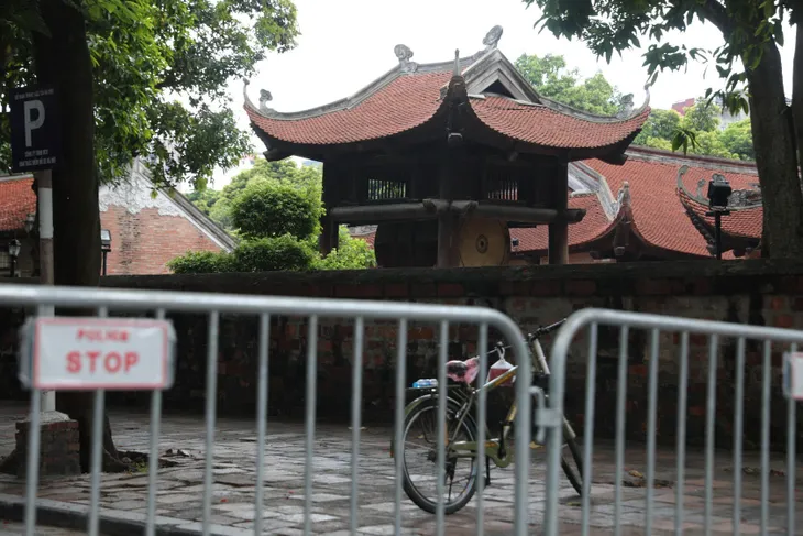 Hà Nội phong tỏa toàn phường Văn Miếu do có 22 ca dương tính mới - Ảnh 5. Hà Nội phong tỏa toàn phường Văn Miếu do có 22 ca dương tính mới - Ảnh 5.