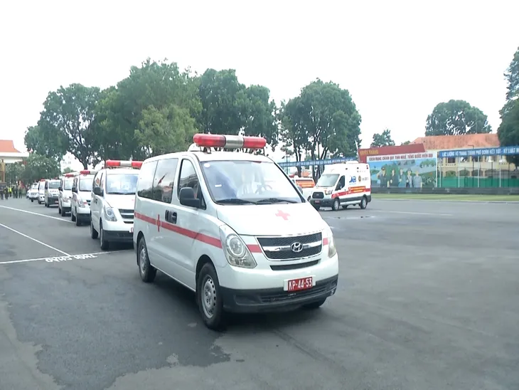Bộ Quốc phòng bàn giao xe cứu thương cho TP Hồ Chí Minh - Ảnh 3. Bộ Quốc phòng bàn giao xe cứu thương cho TP Hồ Chí Minh - Ảnh 3.