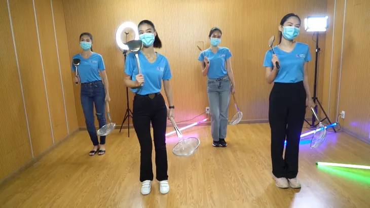 Quẩy banh nóc tại nhà cùng VP Bá Vương, Thanh Duy, Uni5 với loạt MV “cây nhà lá vườn” ở The Heroes - Ảnh 7. Quẩy banh nóc tại nhà cùng VP Bá Vương, Thanh Duy, Uni5 với loạt MV “cây nhà lá vườn” ở The Heroes - Ảnh 7.
