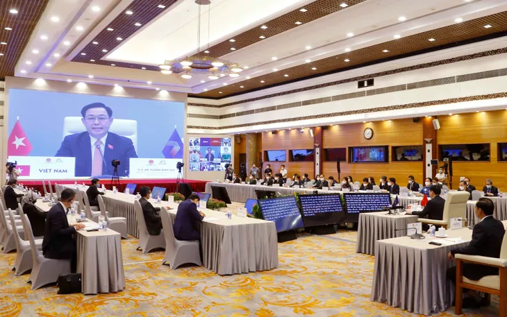 Chủ tịch Quốc hội kêu gọi tinh thần đoàn kết, trách nhiệm chung của AIPA trong kiểm soát COVID-19 - Ảnh 2. Chủ tịch Quốc hội kêu gọi tinh thần đoàn kết, trách nhiệm chung của AIPA trong kiểm soát COVID-19 - Ảnh 2.