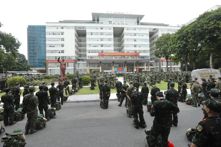 Học viện Quân y xuất quân hỗ trợ TP Hồ Chí Minh và các tỉnh phía Nam chống dịch COVID-19 - Ảnh 1. Học viện Quân y xuất quân hỗ trợ TP Hồ Chí Minh và các tỉnh phía Nam chống dịch COVID-19 - Ảnh 1.