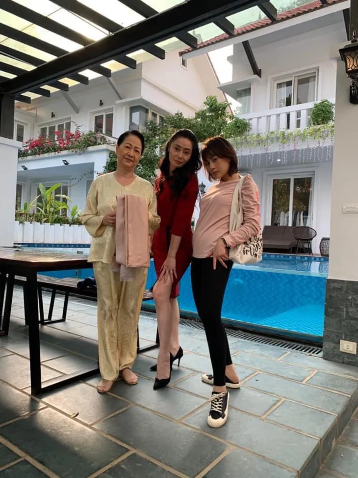 Hương vị tình thân: Bà Xuân cảnh báo Nam chịu khổ dài khi sống chung với mẹ chồng - Ảnh 5. Hương vị tình thân: Bà Xuân cảnh báo Nam chịu khổ dài khi sống chung với mẹ chồng - Ảnh 5.