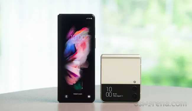 Đơn đặt hàng Galaxy Z Fold3 và Z Flip3 đạt kỷ lục mới - Ảnh 2. Đơn đặt hàng Galaxy Z Fold3 và Z Flip3 đạt kỷ lục mới - Ảnh 2.