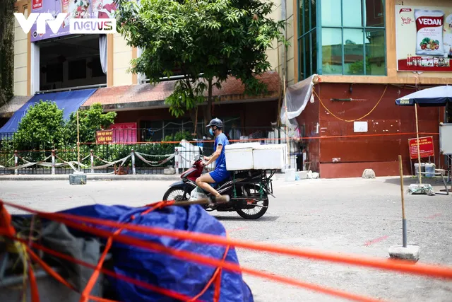 Hà Nội tạm đóng cửa chợ Hà Đông vì liên quan đến ca mắc COVID-19 - Ảnh 1. Hà Nội tạm đóng cửa chợ Hà Đông vì liên quan đến ca mắc COVID-19 - Ảnh 1.