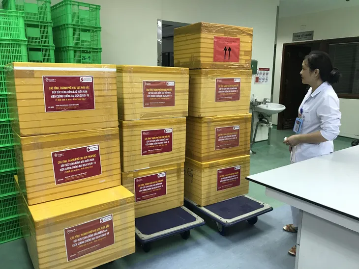 Tiếp tục chuyển 2.000 đơn vị máu vào TP. Hồ Chí Minh - Ảnh 2. Tiếp tục chuyển 2.000 đơn vị máu vào TP. Hồ Chí Minh - Ảnh 2.