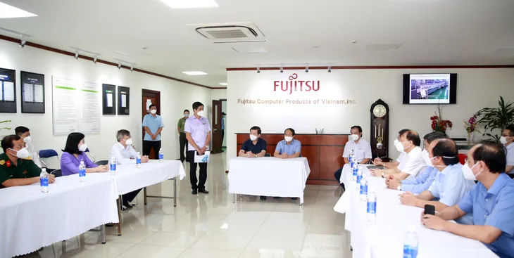 Phó Thủ tướng Lê Văn Thành: Tuyệt đối an toàn thì mới được sản xuất - Ảnh 2. Phó Thủ tướng Lê Văn Thành: Tuyệt đối an toàn thì mới được sản xuất - Ảnh 2.