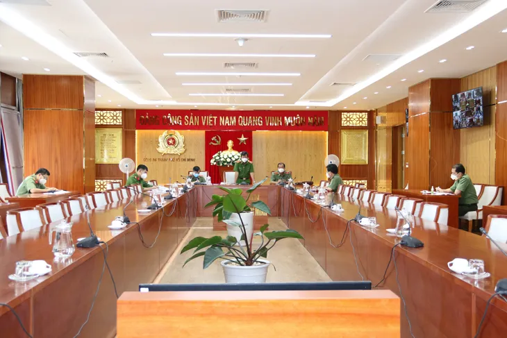 Người dân TP Hồ Chí Minh qua chốt kiểm soát COVID-19 cần chuẩn bị những gì? - Ảnh 1. Người dân TP Hồ Chí Minh qua chốt kiểm soát COVID-19 cần chuẩn bị những gì? - Ảnh 1.