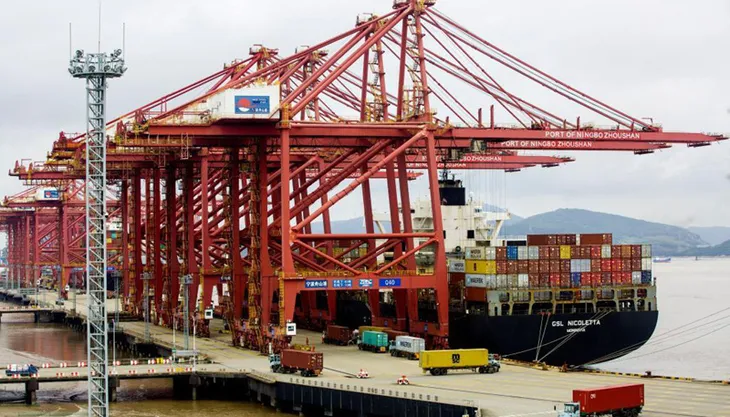 Cảng container lớn thứ 3 thế giới hoạt động trở lại sau dịch - Ảnh 1. Cảng container lớn thứ 3 thế giới hoạt động trở lại sau dịch - Ảnh 1.