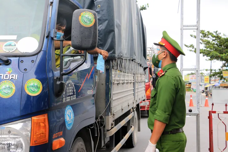 Dừng áp dụng văn bản làm phát sinh chi phí, thời gian vận tải hàng hóa - Ảnh 1. Dừng áp dụng văn bản làm phát sinh chi phí, thời gian vận tải hàng hóa - Ảnh 1.