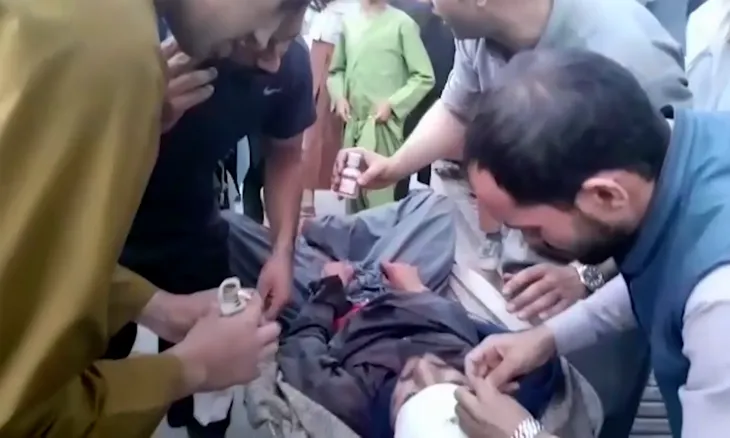 Sau vụ nổ gần sân bay Kabul, có khả năng tiếp tục xảy ra tấn công ở thủ đô Afghanistan - Ảnh 1. Sau vụ nổ gần sân bay Kabul, có khả năng tiếp tục xảy ra tấn công ở thủ đô Afghanistan - Ảnh 1.