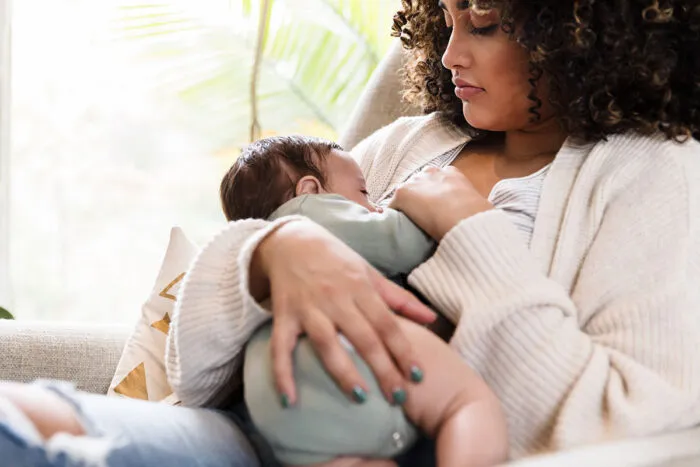 Sữa mẹ chứa kháng thể ngừa COVID-19 nếu sản phụ đã tiêm vaccine - Ảnh 1. Sữa mẹ chứa kháng thể ngừa COVID-19 nếu sản phụ đã tiêm vaccine - Ảnh 1.