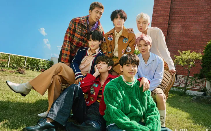 BXH Nghệ sĩ xuất sắc trên Billboard 2021: Drake dẫn đầu, BTS trượt top 10 - Ảnh 2. BXH Nghệ sĩ xuất sắc trên Billboard 2021: Drake dẫn đầu, BTS trượt top 10 - Ảnh 2.