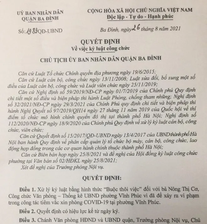 Hà Nội: Buộc thôi việc nữ công chức phường đòi bồi dưỡng để tiêm vaccine - Ảnh 1. Hà Nội: Buộc thôi việc nữ công chức phường đòi bồi dưỡng để tiêm vaccine - Ảnh 1.