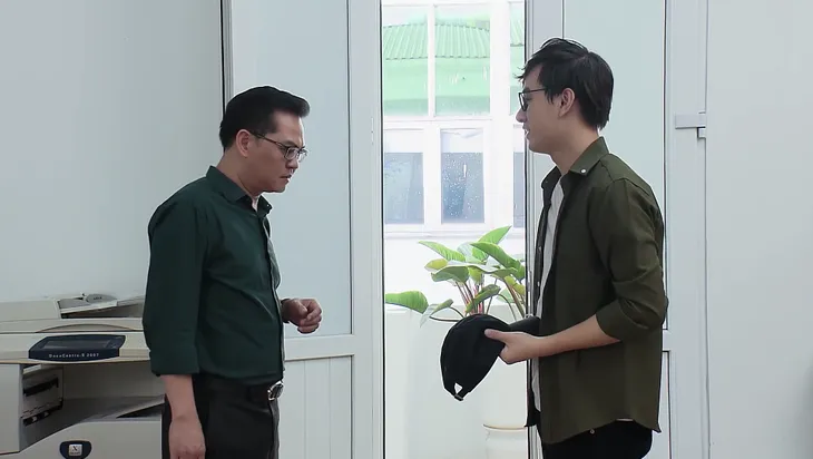 Ngày mai bình yên - Tập 6: Ông Phát nghi ngờ Hòa là bạn trai của Trà - Ảnh 1. Ngày mai bình yên - Tập 6: Ông Phát nghi ngờ Hòa là bạn trai của Trà - Ảnh 1.