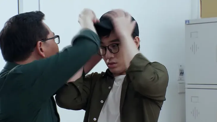 Ngày mai bình yên - Tập 6: Gia đình yên bình chưa bao lâu, ông Phát lại gặp “sao quả tạ” là em trai - Ảnh 2. Ngày mai bình yên - Tập 6: Gia đình yên bình chưa bao lâu, ông Phát lại gặp “sao quả tạ” là em trai - Ảnh 2.