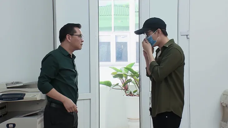 Ngày mai bình yên - Tập 6: Gia đình yên bình chưa bao lâu, ông Phát lại gặp “sao quả tạ” là em trai - Ảnh 3. Ngày mai bình yên - Tập 6: Gia đình yên bình chưa bao lâu, ông Phát lại gặp “sao quả tạ” là em trai - Ảnh 3.