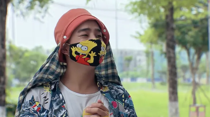 Ngày mai bình yên - Tập 6: Nhận đồ hộ dì Mai, Khôi tỉnh bơ “bùng” tiền shipper - Ảnh 3. Ngày mai bình yên - Tập 6: Nhận đồ hộ dì Mai, Khôi tỉnh bơ “bùng” tiền shipper - Ảnh 3.