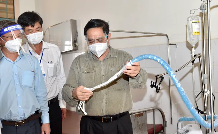 Thủ tướng Phạm Minh Chính thăm hỏi, động viên nhân dân Đồng Nai yên tâm, tích cực chống dịch - Ảnh 3. Thủ tướng Phạm Minh Chính thăm hỏi, động viên nhân dân Đồng Nai yên tâm, tích cực chống dịch - Ảnh 3.