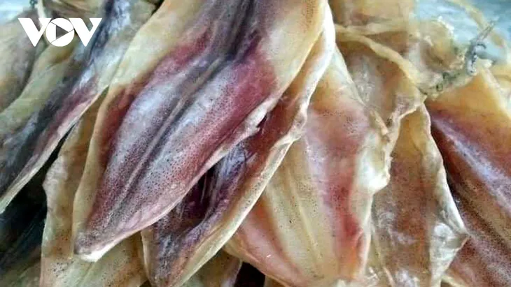 Mực khô giá rẻ “giật mình” trên chợ mạng, có nên mua không? - Ảnh 1. Mực khô giá rẻ “giật mình” trên chợ mạng, có nên mua không? - Ảnh 1.