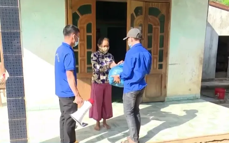 Hỗ trợ lương thực tới vùng đồng bào dân tộc thiểu số - Ảnh 1. Hỗ trợ lương thực tới vùng đồng bào dân tộc thiểu số - Ảnh 1.