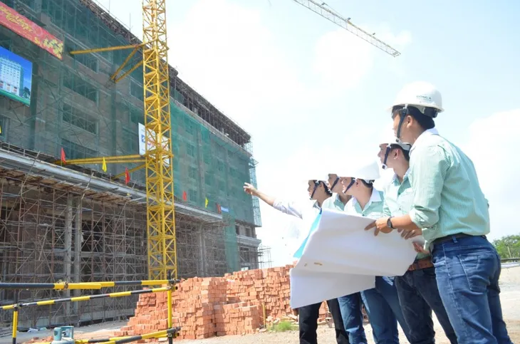 Doanh nghiệp bất động sản kiệt sức, mong được “trợ thở” qua mùa dịch - Ảnh 1. Doanh nghiệp bất động sản kiệt sức, mong được “trợ thở” qua mùa dịch - Ảnh 1.